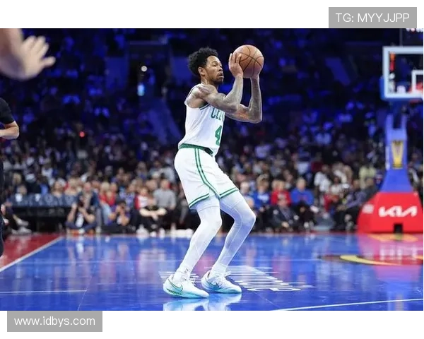 安芬尼西蒙斯表现出色16投10中砍下23分助球队迎战困难局面